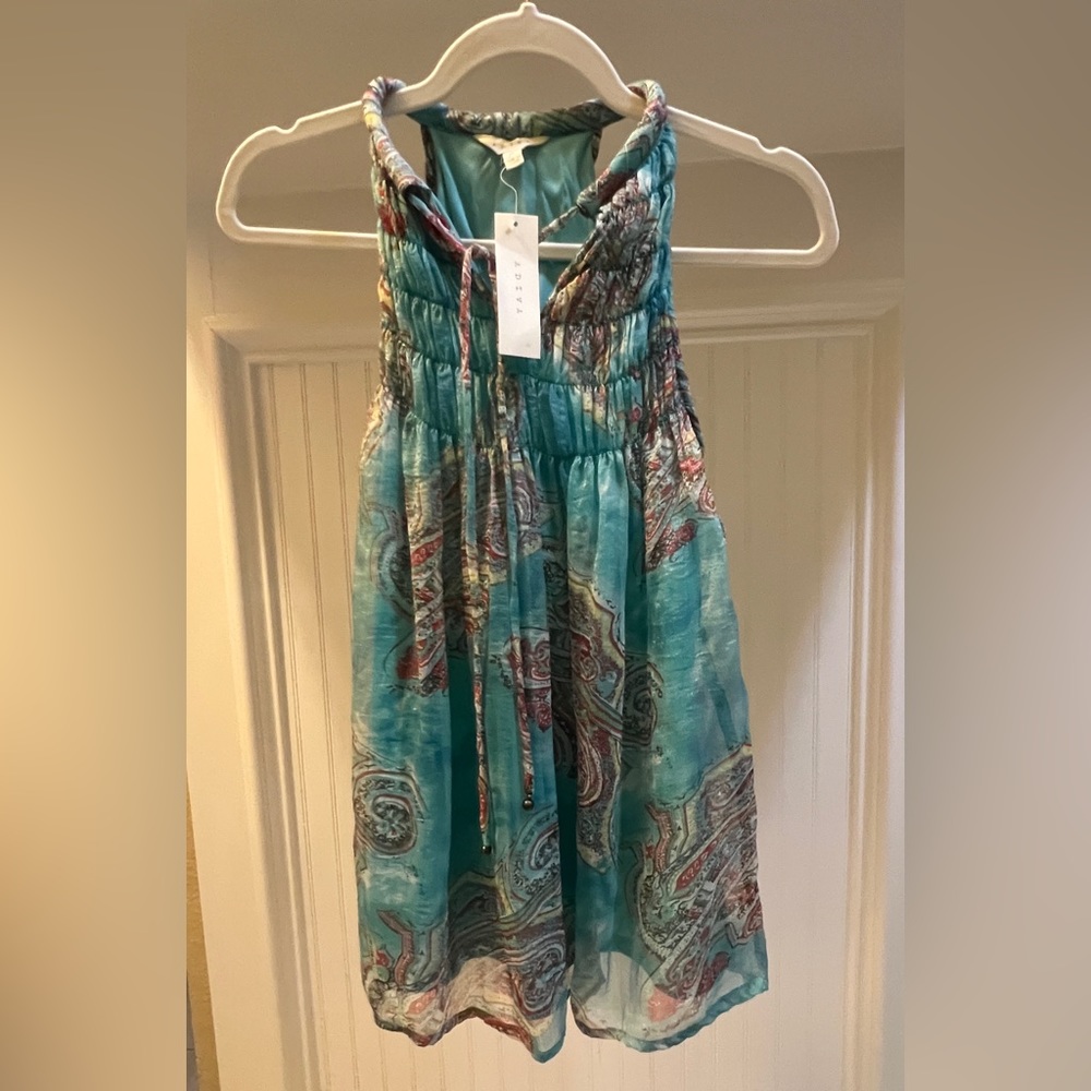 Sleeveless blouse